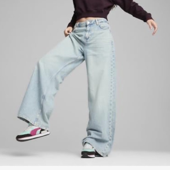 WOMEN'S PUMA FUTURE RIDER PLAY ON CASUAL SHOES. - Picture 1 of 4